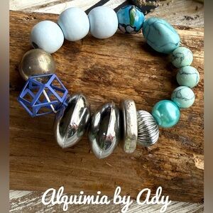 Ultra big beads turquoise beaded bracelet